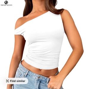 Trendy Queen White Asymmetrical Crop Top